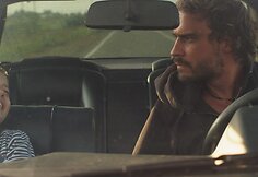 Mantas Jankavičius ir Džesika Vienažindytė filme „Pakeliui“