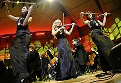 Smuikininkių trio &bdquo;Electric Ladies&ldquo;
