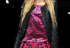 Roberto Cavalli 2012-2013 metų rudens-žiemos kolekcijos modelis