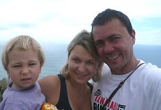 Greta, Aidas ir Kasparas Akcijonaičiai vietoje, kur susitinka dvi jūros