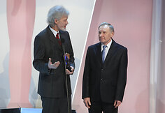 Vladas Vitkauskas (kairėje) ir „Metų žygdarbio“ laureatas Bronius Jurgelevičius