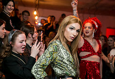 &bdquo;Drag&ldquo; festivalio akimirka