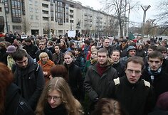 Į mitingą prie Seimo susirinkę studentai skundėsi žlugdoma demokratija