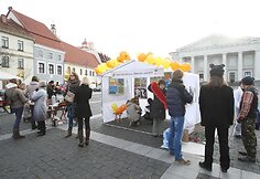 Pilietinė akcija Vilniaus Rotu&scaron;ės aik&scaron;tėje &bdquo;Penkios laisvės&ldquo; pabrėžė, kad gyvūnai taip pat turi teisę į laisves.