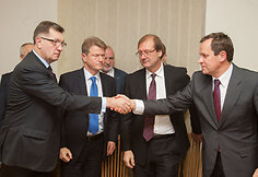 Koalicijos sutartis pasirasyta