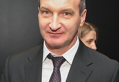Csaba L&aacute;szl&oacute;
