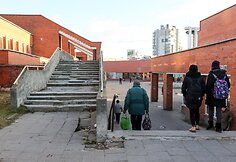 Šeškinės prekybos komplekso dalis gali bet kada sugriūti