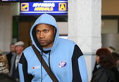 Pirmieji Vilniaus „Lietuvos ryto“ klubo varžovai 2009-2010 metų Eurolygos B grupės varžybose – Stambulo „Efes Pilsen“ krepšininkai – trečiadienį skrydžiu per Vieną (Austrija) nusileido Vilniaus oro uoste.