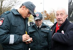 Jungtinio demokratinio judėjimo atstovai piketuodami i&scaron;rei&scaron;kė nepasitenkinimą prokuratūros darbu.