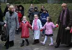 Vaikų globos namų auklėtiniai klausėsi paskaitos apie atsakingą kasdienių prekių vartojimą, ekologiją bei bendravo su projekto „Lietuvos perlai“ dalyvėmis.