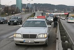 Geležinio Vilko gatvėje susidūrė trys automobiliai.