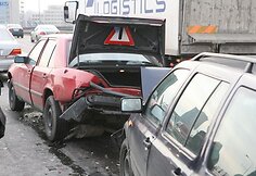 Geležinio Vilko gatvėje susidūrė trys automobiliai.