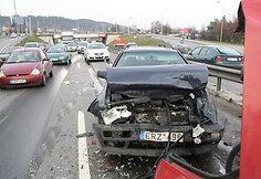 Geležinio Vilko gatvėje susidūrė trys automobiliai.