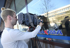 Vilniaus „Maximoje“ nukrito lubų apdailos dalis