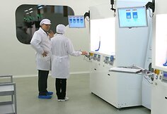 Prie modernių įrengimų dirba kvalifikuoti specialistai