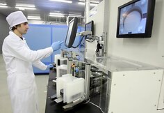 Prie modernių įrengimų dirba kvalifikuoti specialistai