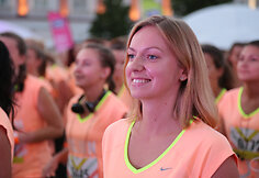 Naktinis &bdquo;Nike&ldquo; moterų bėgimas