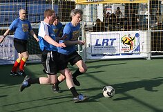 Futbolo turnyras privertė paprakaituoti žaidėjus ir žiūrovus