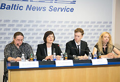 I&scaron; kairės: Agnė &Scaron;irinskienė, Jolita Palubinskienė, Lukas Grinius, Kristina Zamarytė &ndash; Sakavičienė