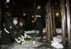 Prie Lietuvos nacionalinio radijo ir televizijos pastato