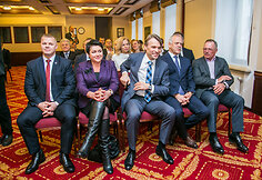 Daina Gudzinevičiūtė ir Edis Urbanavičius (centre)