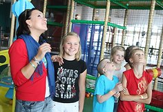 Dainininkė Giedrė Balutytė vaikus pakvietė papramogauti ir pamir&scaron;ti rūpesčius