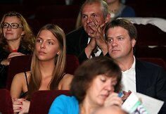 Ramūnas Abukevičius (centre), Rolandas Skaisgirys (de&scaron;inėje) su drauge Vaida Poderyte