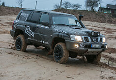 Su senu "Nissan Patrol" į Afrikos dykumas