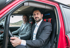 Su senu "Nissan Patrol" į Afrikos dykumas