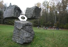 Muziejus po atviru dangumi užima 55 hektarus.