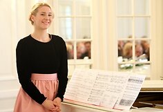 Pianistė ir įstaigos &bdquo;United Voices&ldquo; steigėja Birutė Asevičiūtė