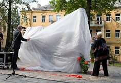 Paminklo J.Ivanauskaitei atidengimas