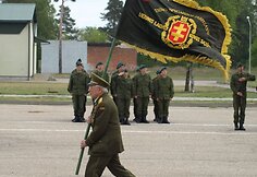 &bdquo;Vėliavą ne&scaron;antis&ldquo;