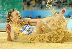 Austra Skujytė &scaron;uolių į tolį rungtyje