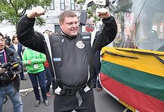 Ž.Savickas tempė autobusą