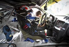 &bdquo;Nissan Playstation GT Accademy&ldquo; absolventų pasirodymas Dubajaus lenktynėse