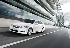 Hibridinis „Lexus GS“