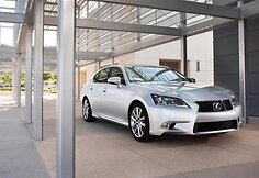 Hibridinis „Lexus GS“