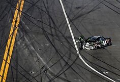 Avarijos &bdquo;Nascar&ldquo; lenktynių &bdquo;Daytona&ldquo; trasoje metu