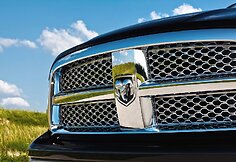 &bdquo;Dodge Ram Laramie Longhorn&ldquo; negalioja ekologijos standartai