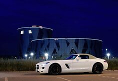 „Mercedes-Benz SLS AMG Roadster“ – tobulų formų galia