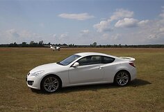 „Hyundai Genesis Coupe“