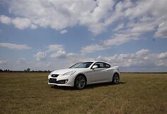 „Hyundai Genesis Coupe“