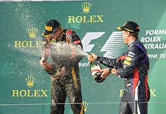 Kimi Raikkonenas maudosi &scaron;ampano pursluose