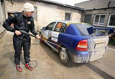 &bdquo;Saulės ralis 2011&ldquo;. Serviso zonoje gyvenimas verda