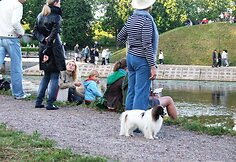 &Scaron;ventės lankytojai.