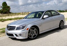 &bdquo;Renntech Mercedes-Benz C63 AMG&rdquo; &ndash; stilingas ir galingas