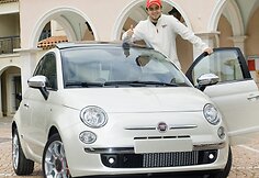 &bdquo;Ferrari&ldquo; pristatė specialią &bdquo;Fiat 500&ldquo; versiją, skirtą Felipe Massa 