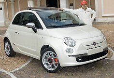 &bdquo;Ferrari&ldquo; pristatė specialią &bdquo;Fiat 500&ldquo; versiją, skirtą Felipe Massa 