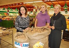 Labdaros ir paramos fondui „Mamų unija“ įteikti riešutai